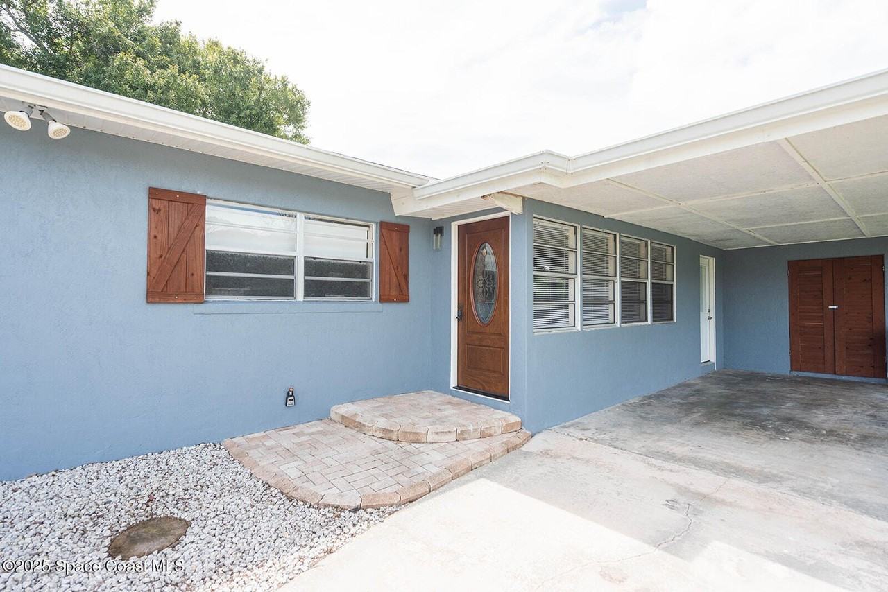 3235 Alice Street - Photo 4 of 48