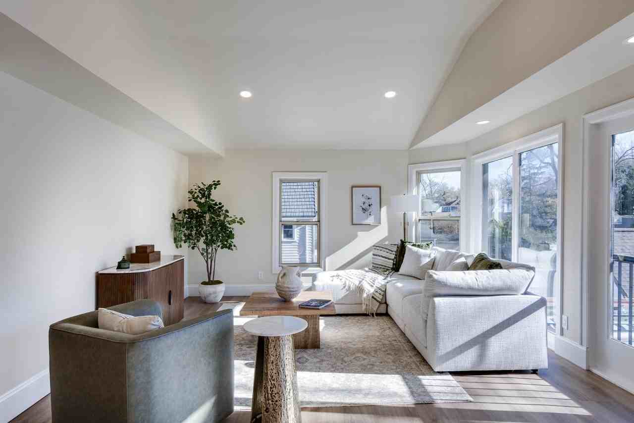 7223 University Avenue - Photo 2 of 38