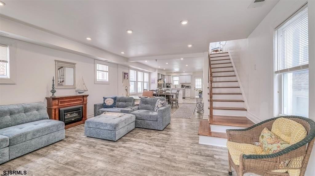 14 Vassar Square - Photo 5 of 36