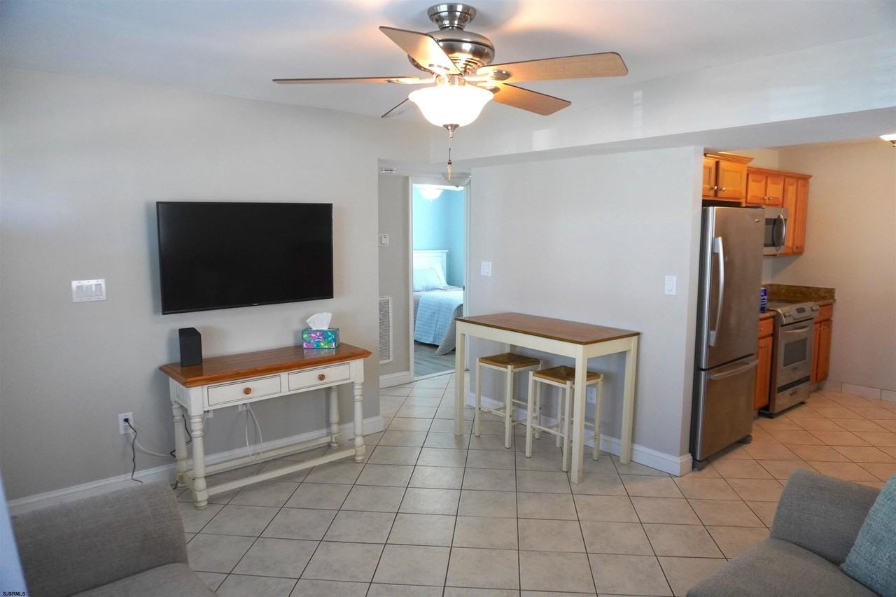 9211 Atlantic Ave - Photo 3 of 16