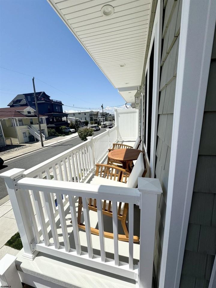 109 N Wissahickon Ave - Photo 3 of 50