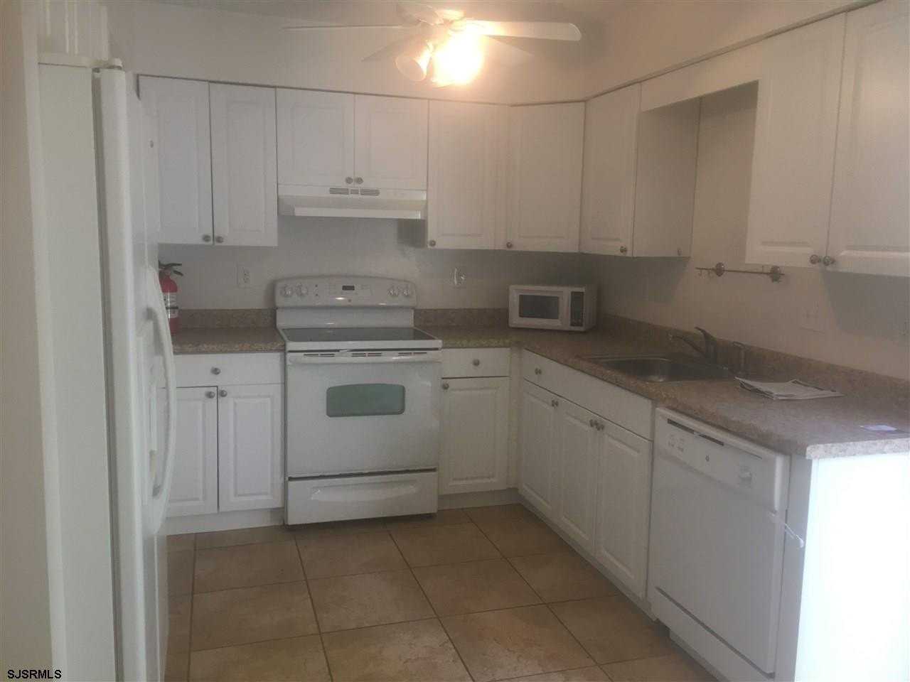 15 Cambridge Townhouse Dr - Photo 2 of 14