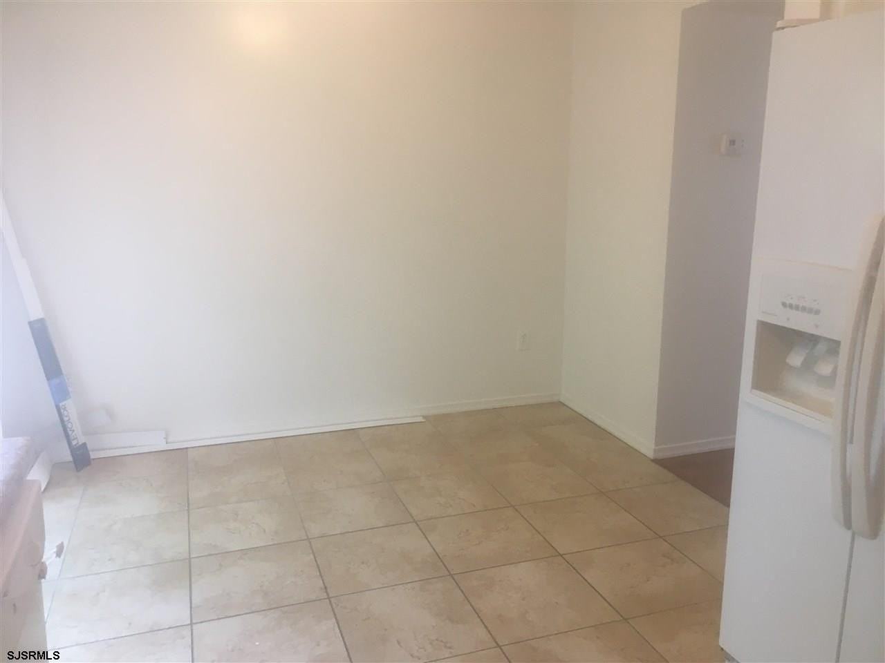 15 Cambridge Townhouse Dr - Photo 4 of 14