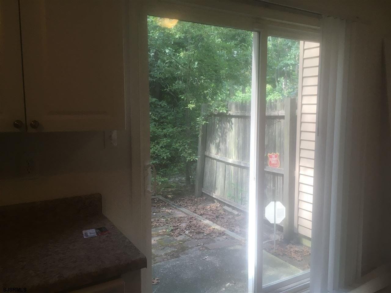 15 Cambridge Townhouse Dr - Photo 5 of 14