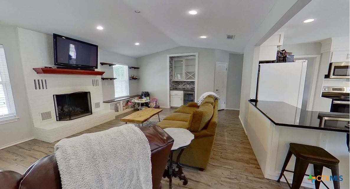 323 Cardinal Drive - Photo 6 of 18