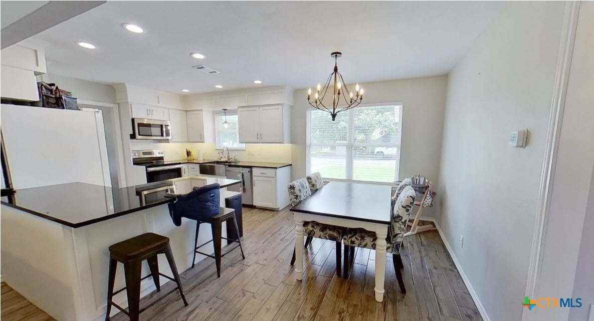 323 Cardinal Drive - Photo 7 of 18