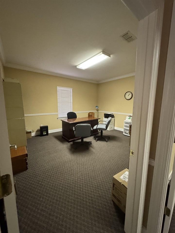 2709 Killarney Way Ste 3 #3 - Photo 5 of 17