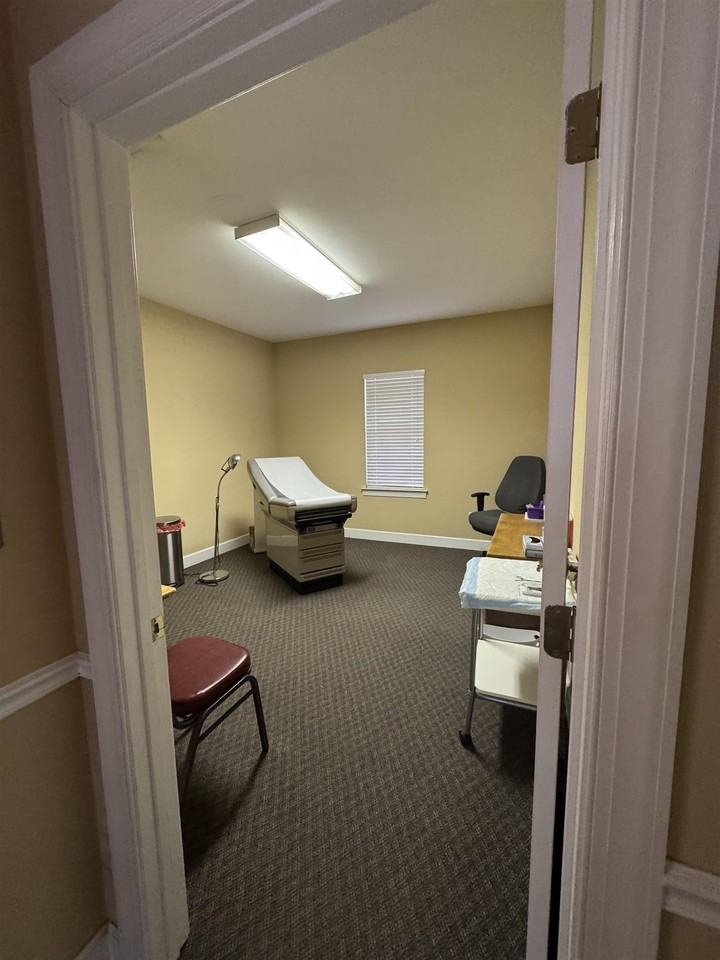 2709 Killarney Way Ste 3 #3 - Photo 7 of 17