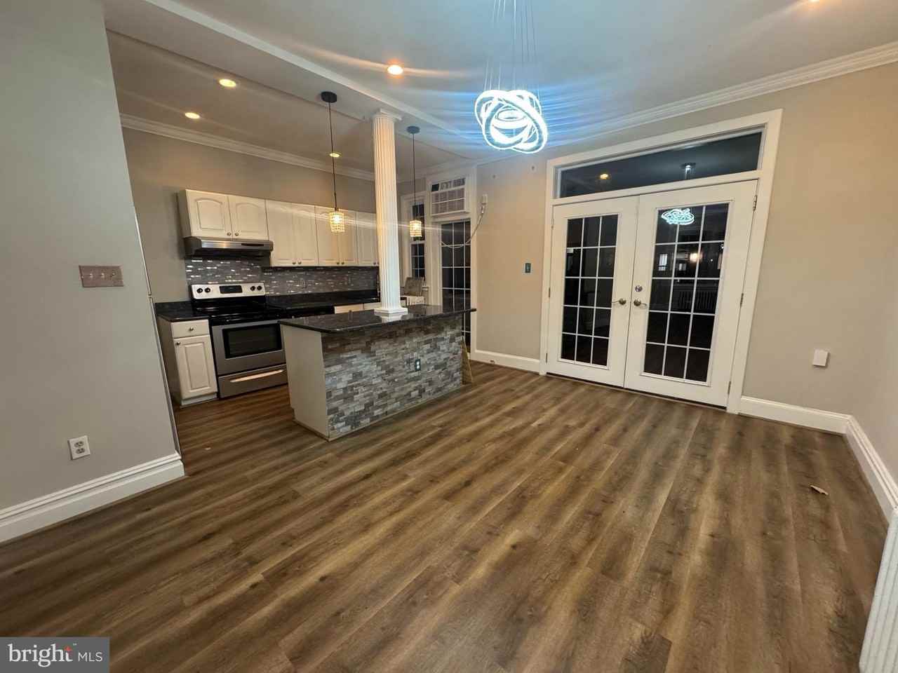 228 Ascot Place Northeast - Photo 5 of 14