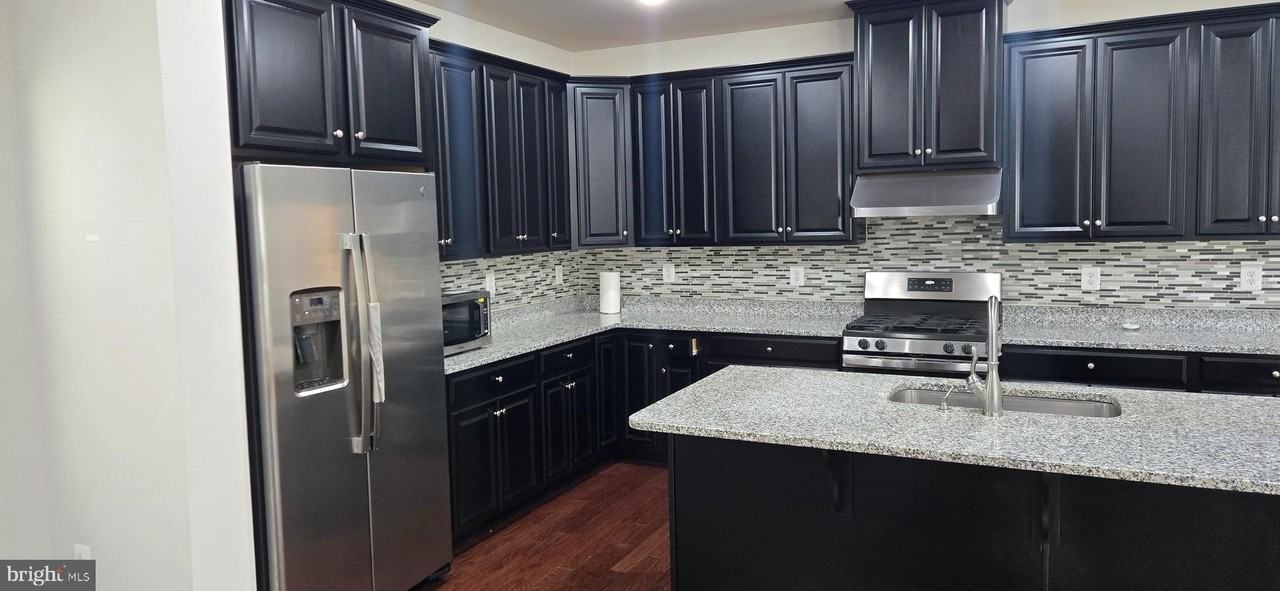 14164 Jaeger Rd - Photo 7 of 27