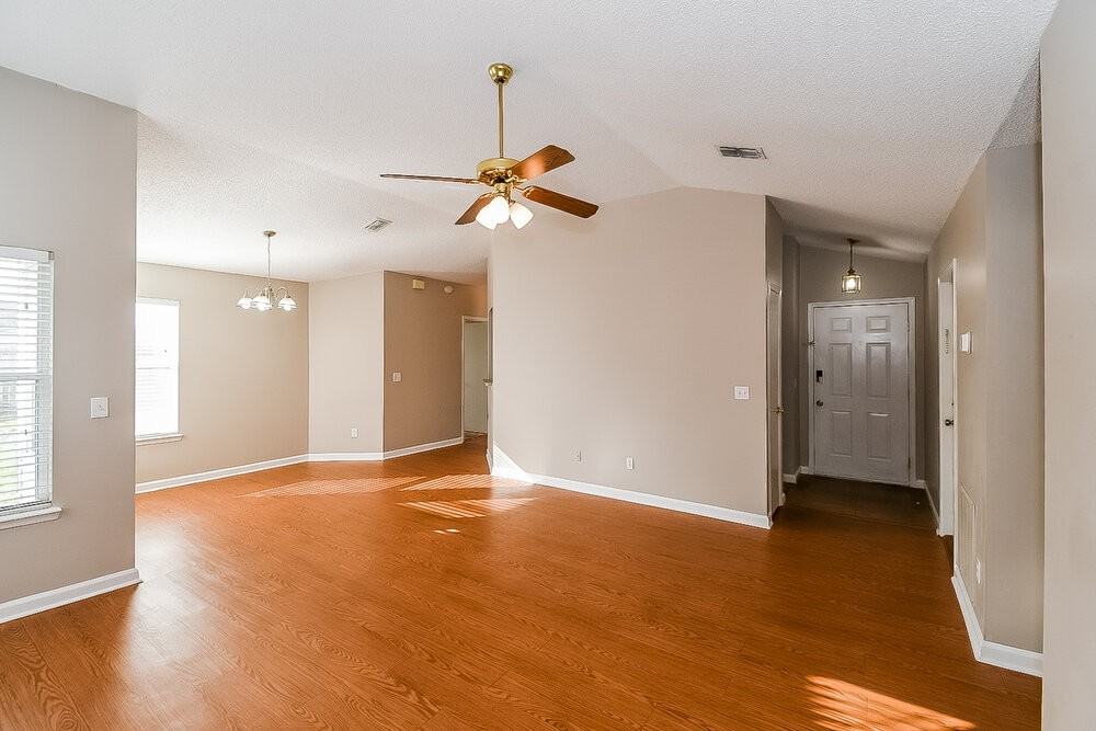 12374 Mastin Cove Rd - Photo 4 of 16