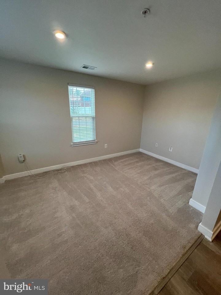 1550 Adamson Way - Photo 3 of 36