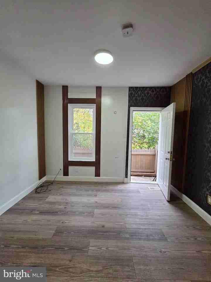 614 South 10th Street - Photo 2 of 8