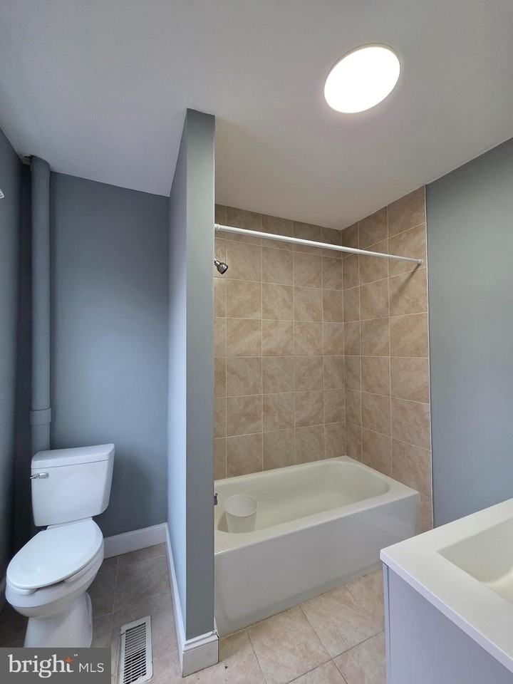 614 South 10th Street - Photo 6 of 8