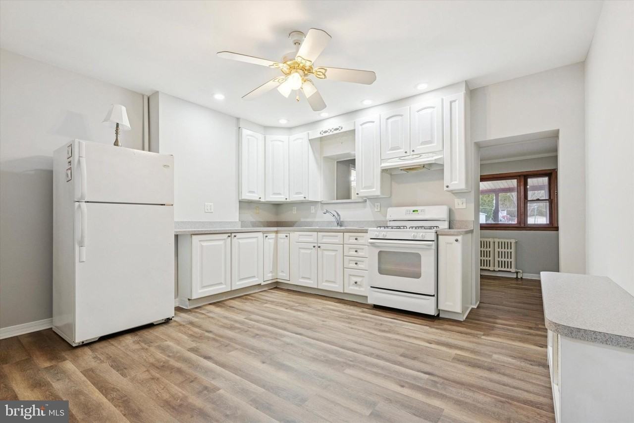 218 Bullock St - Photo 4 of 16