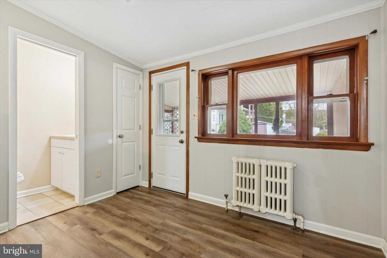 218 Bullock St - Photo 5 of 16