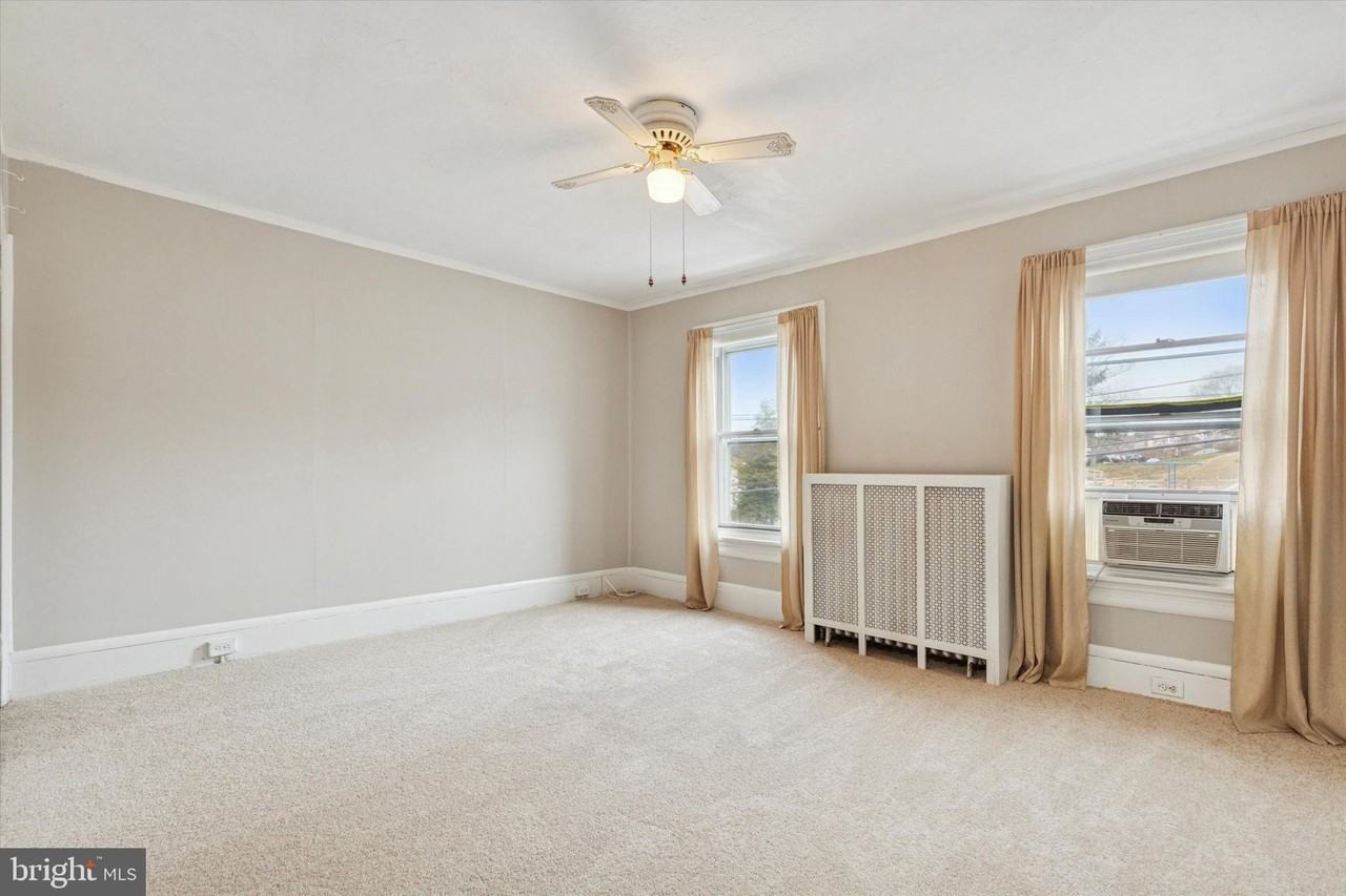 218 Bullock St - Photo 7 of 16