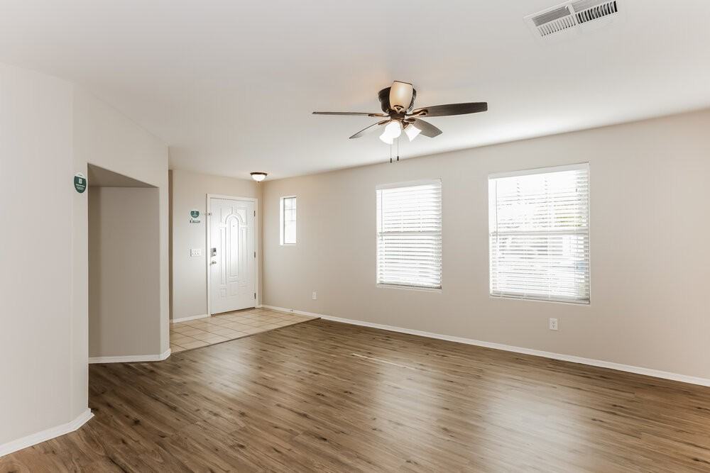 1872 S Seton Ave - Photo 5 of 17