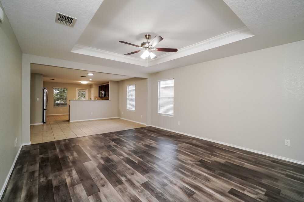 818 Cowhide Dr - Photo 5 of 16