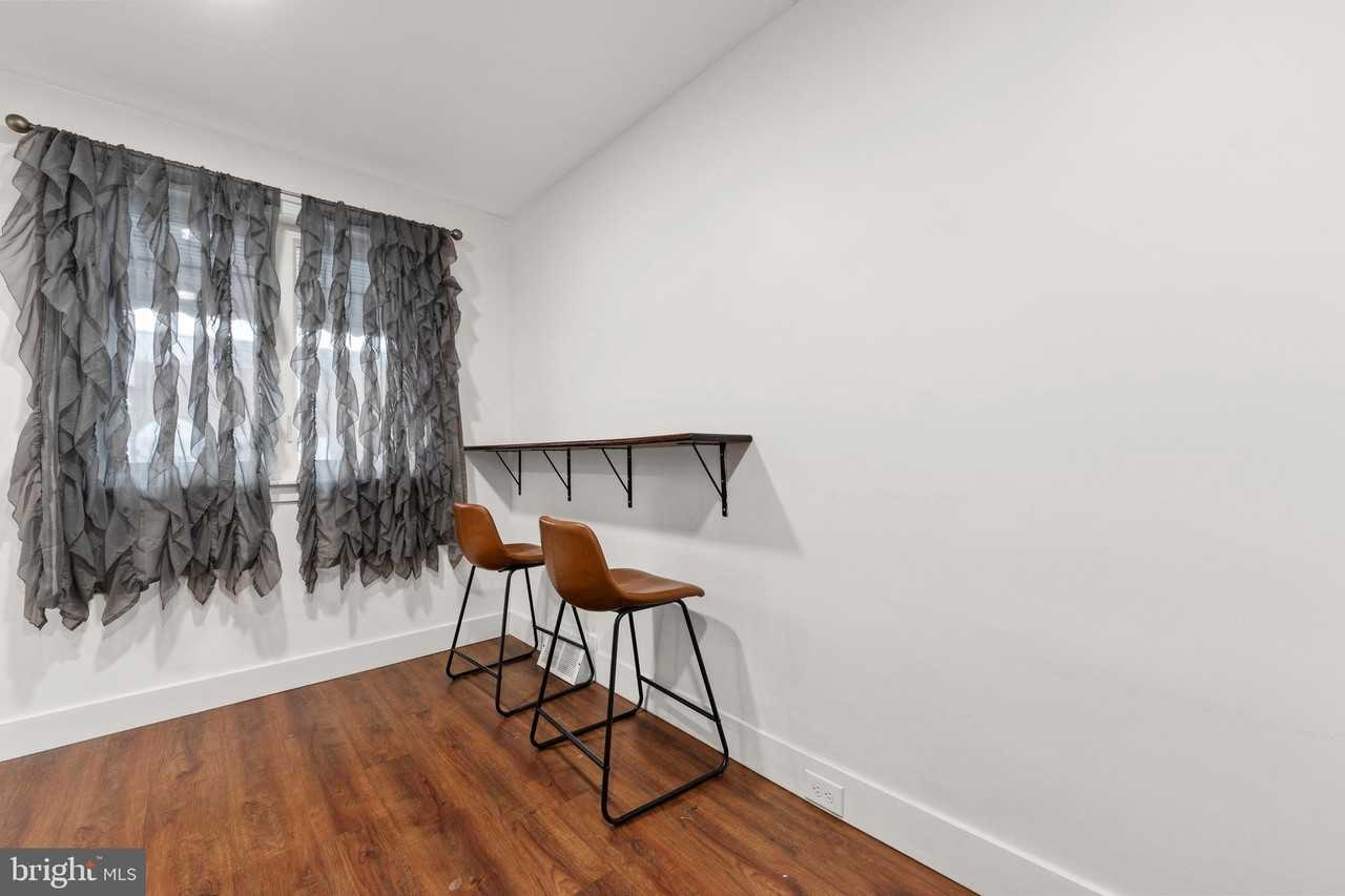 4321 Palmetto St - Photo 5 of 15