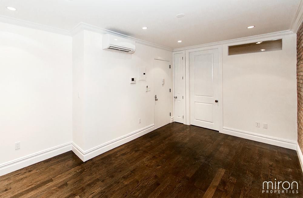 E 4th St #5 - Photo 3 of 8