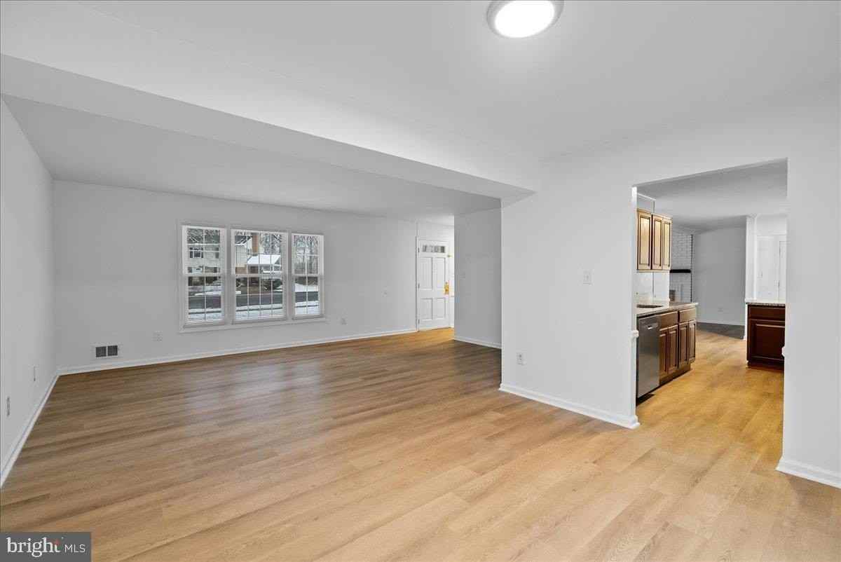 8608 Greeley Boulevard - Photo 6 of 34