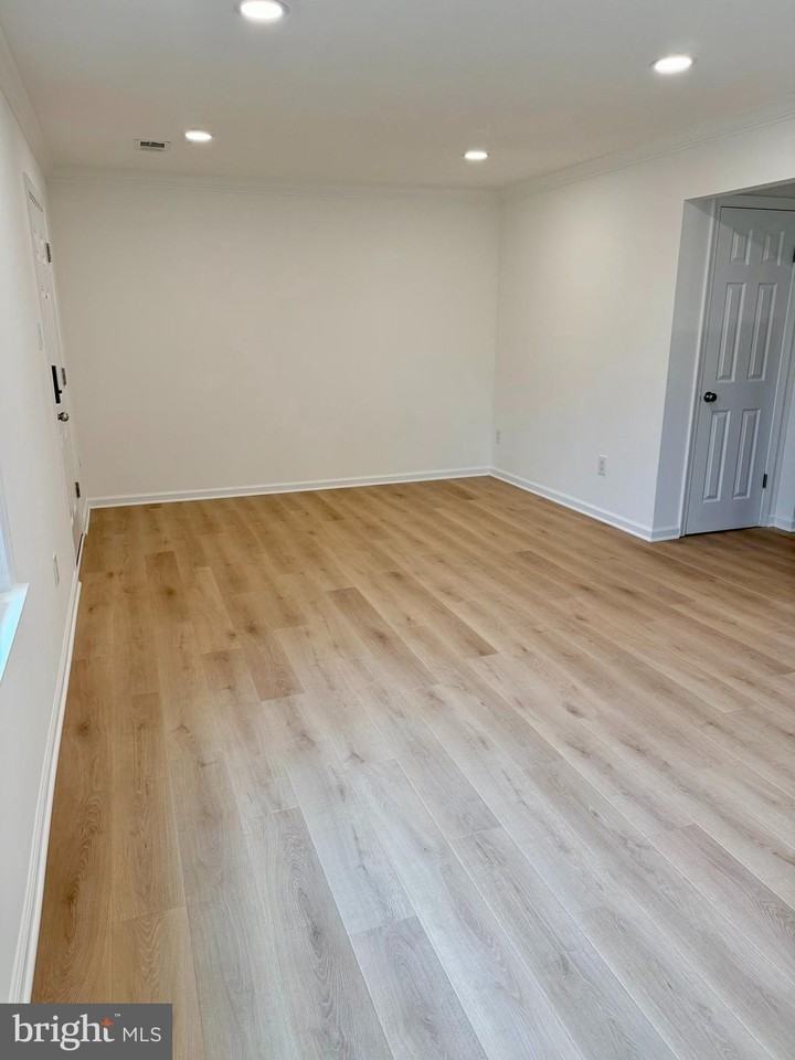 9618 Inverary Court - Photo 4 of 25