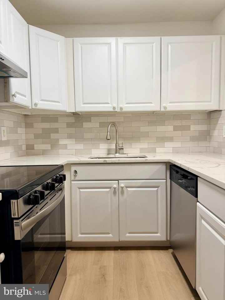 9618 Inverary Court - Photo 7 of 25