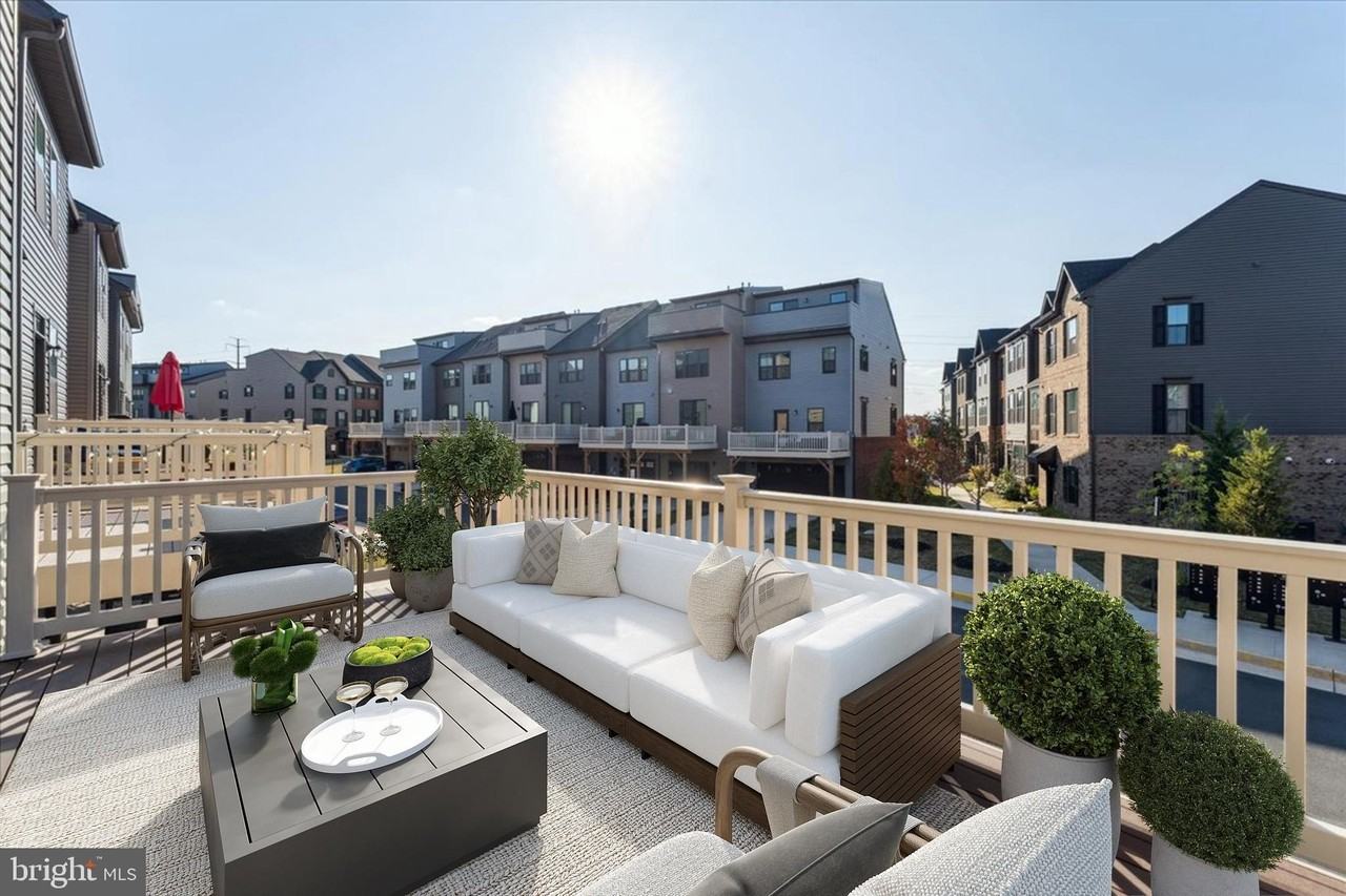 14032 Sunrise Valley Dr - Photo 3 of 49