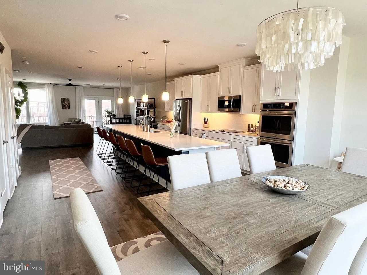 222 Van Buren Street #21 - Photo 3 of 25