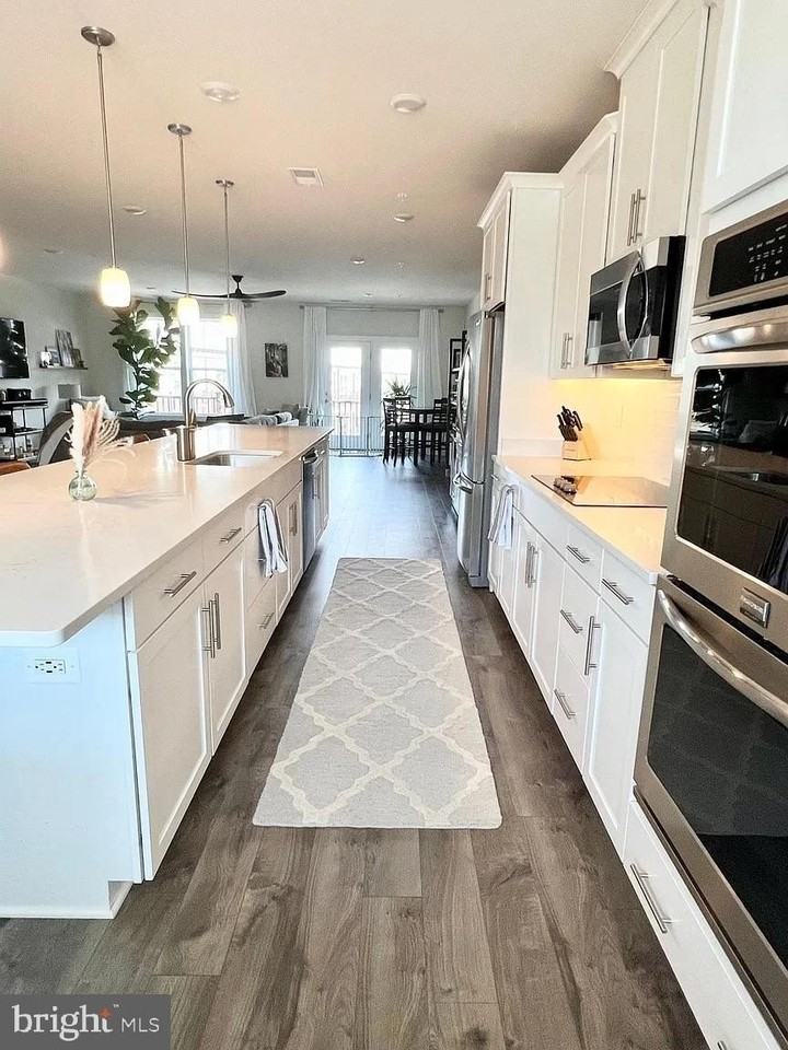 222 Van Buren Street #21 - Photo 4 of 25