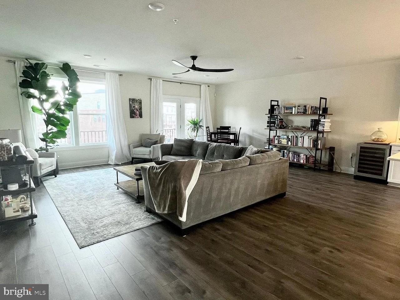 222 Van Buren Street #21 - Photo 5 of 25