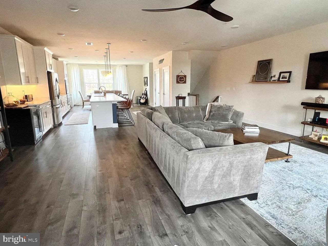 222 Van Buren Street #21 - Photo 6 of 25