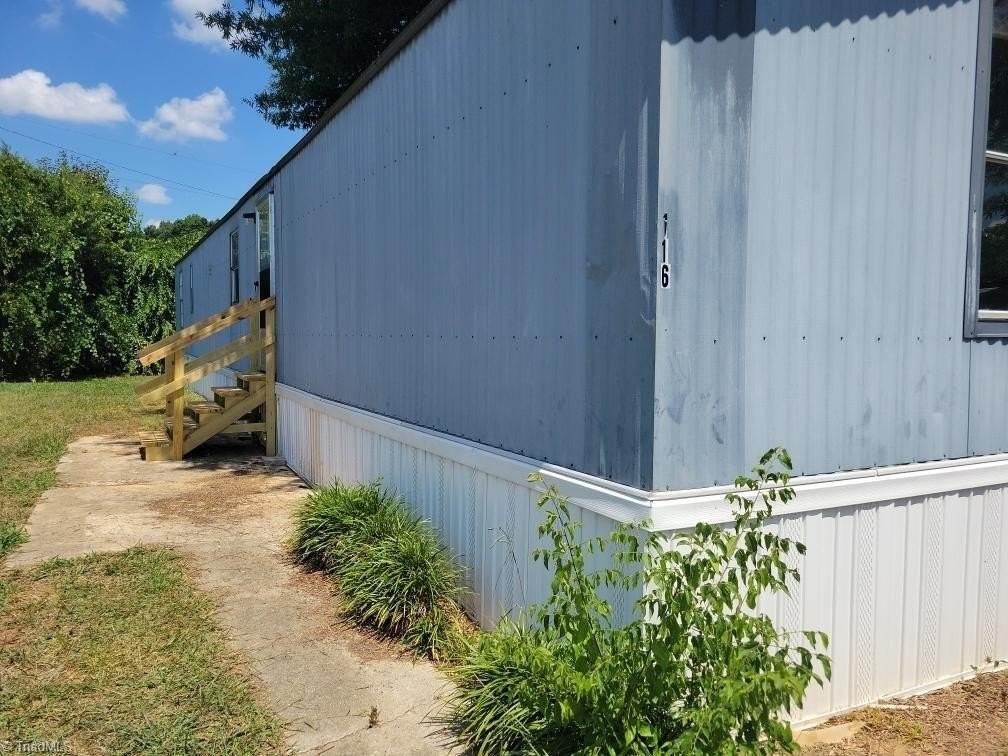 116 Cabana Lane - Photo 2 of 8