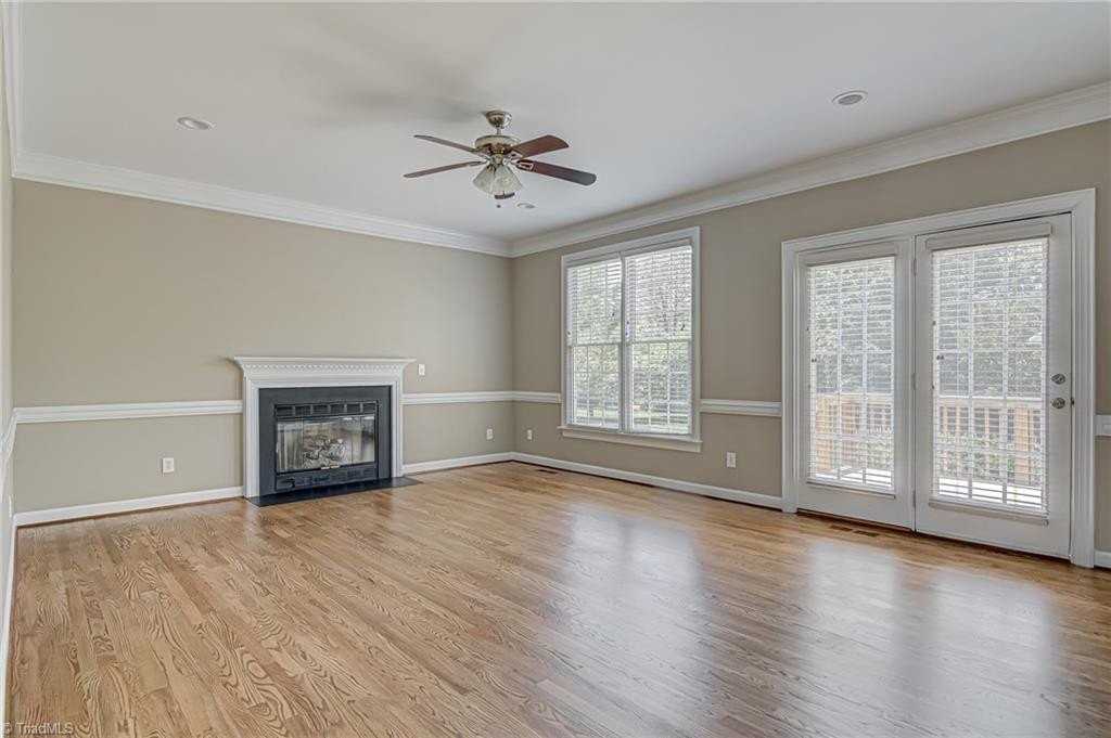 500 Fieldstone Ct - Photo 3 of 33