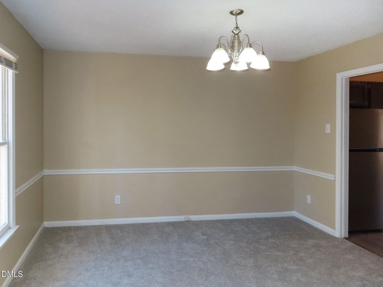 1005 Glenrose Dr - Photo 7 of 22