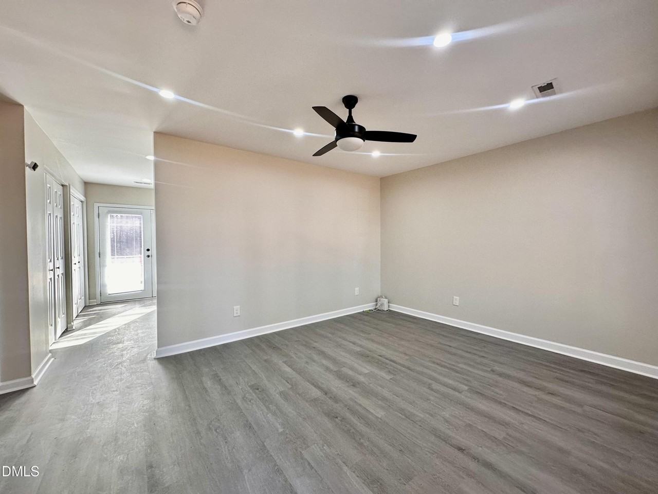 420 Tippett Road - Photo 6 of 14