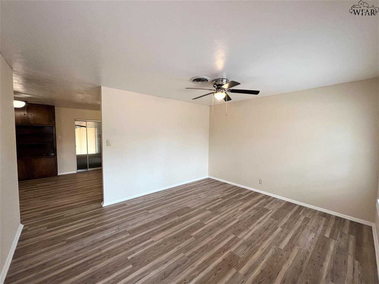 Circle Drive - Photo 3 of 15