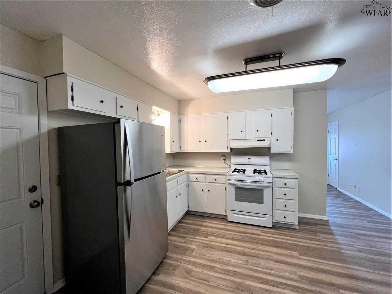 Circle Drive - Photo 4 of 15