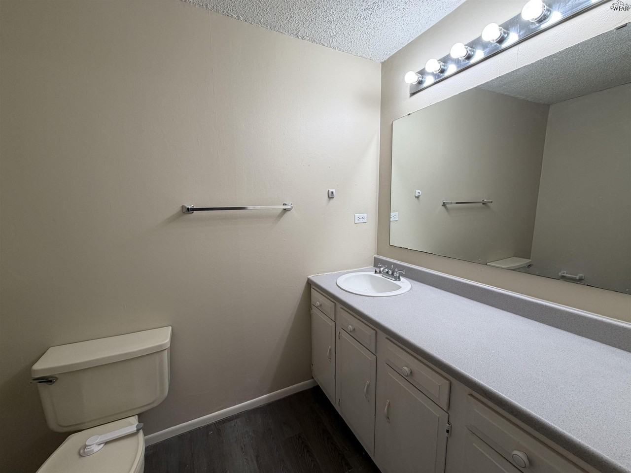 5127 Parklane Dr - Photo 7 of 15