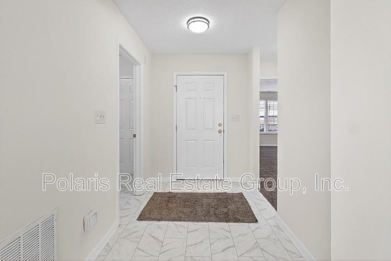 439 Venus Dr - Photo 4 of 27