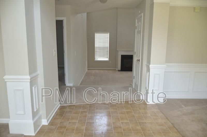 307 Glenn Allen Rd - Photo 3 of 33