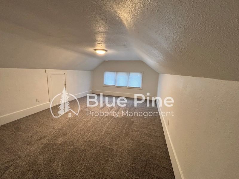 915 N Hayes Ave #2 - Photo 7 of 11