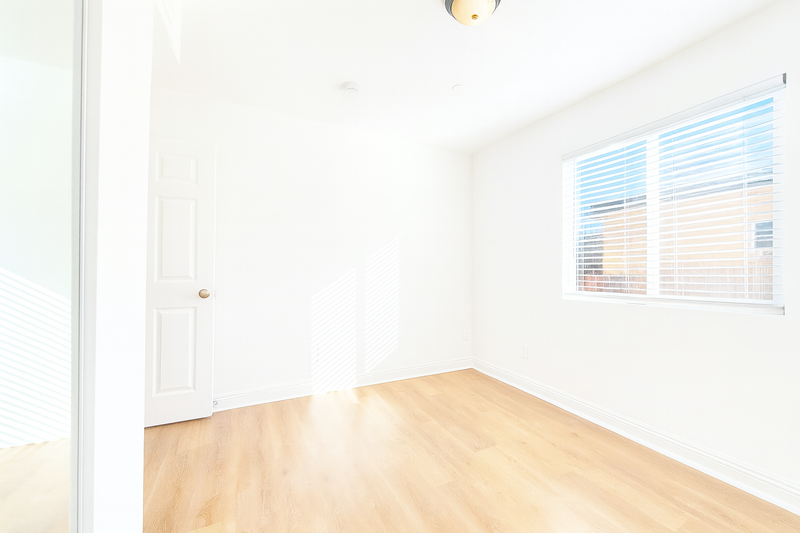 631 E 78th St - Photo 4 of 12