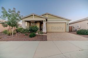 featured image of 19929 W Roma Ave