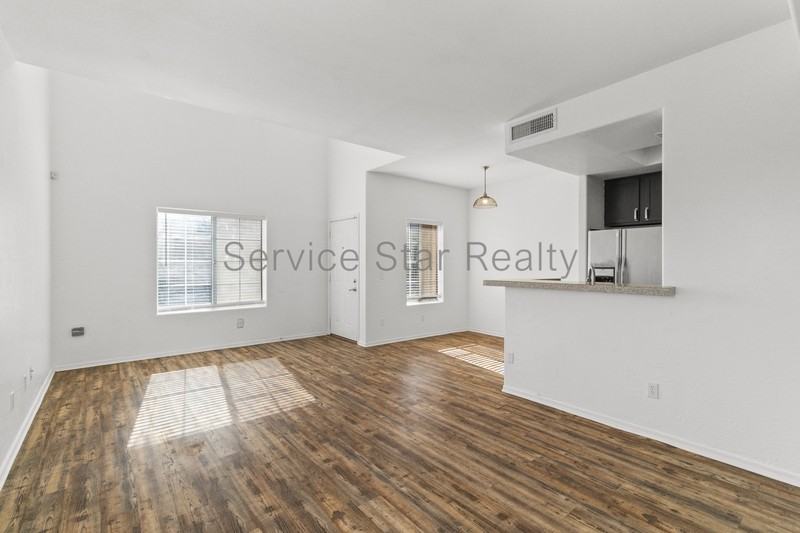 1008 W Orion St - Photo 3 of 20