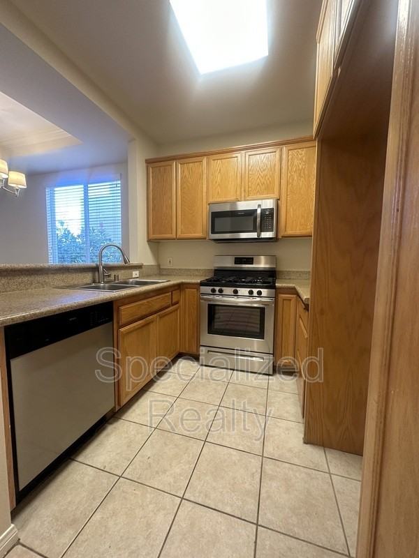 5716 Whitsett Avenue #14 - Photo 3 of 12