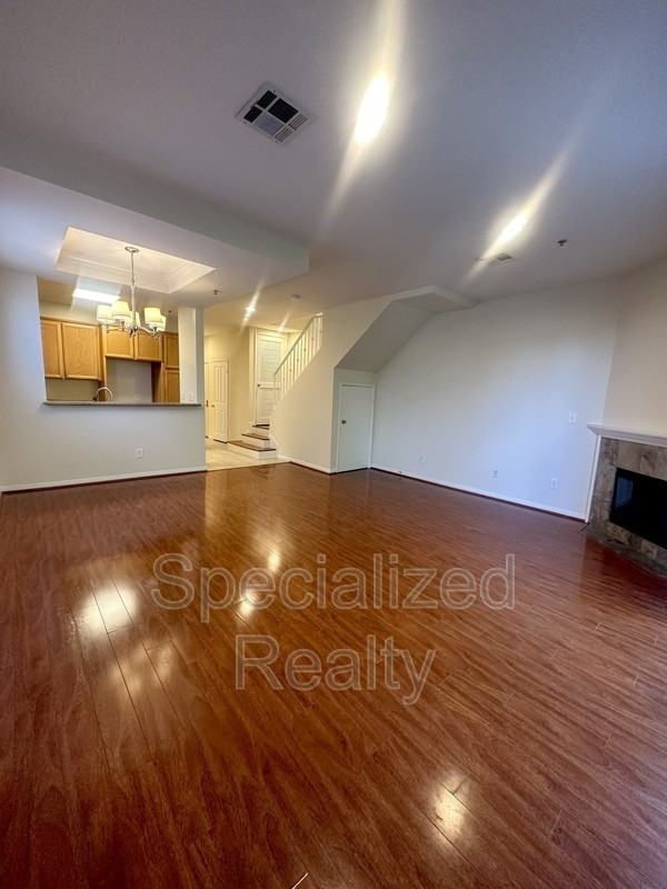 5716 Whitsett Avenue #14 - Photo 5 of 12