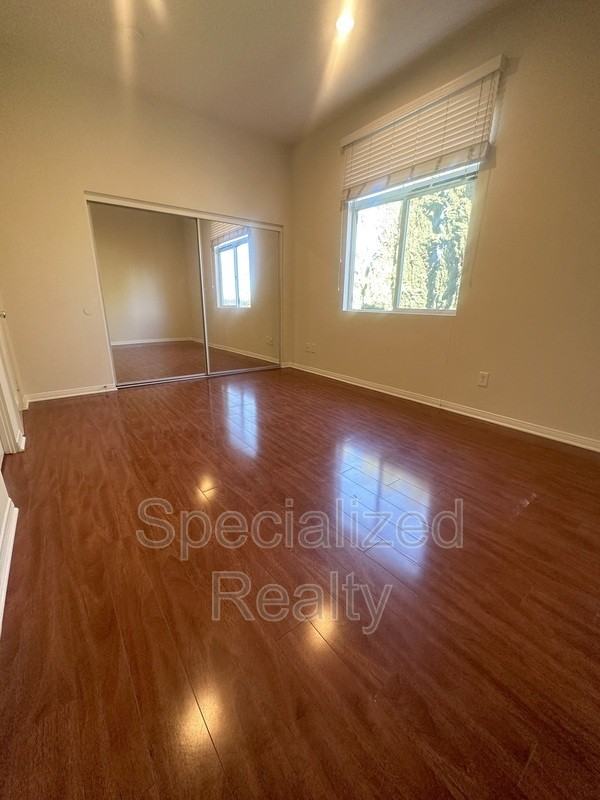 5716 Whitsett Avenue #14 - Photo 6 of 12