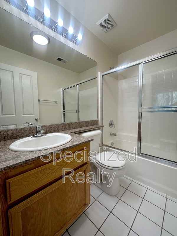 5716 Whitsett Avenue #14 - Photo 7 of 12